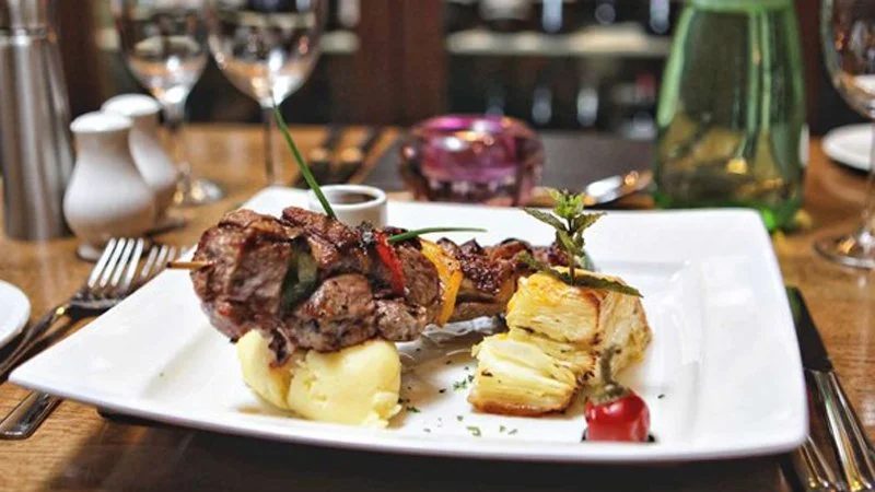 Dining Out along the Mulroy Drive