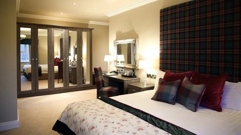 Places to Stay along the Mulroy Drive
