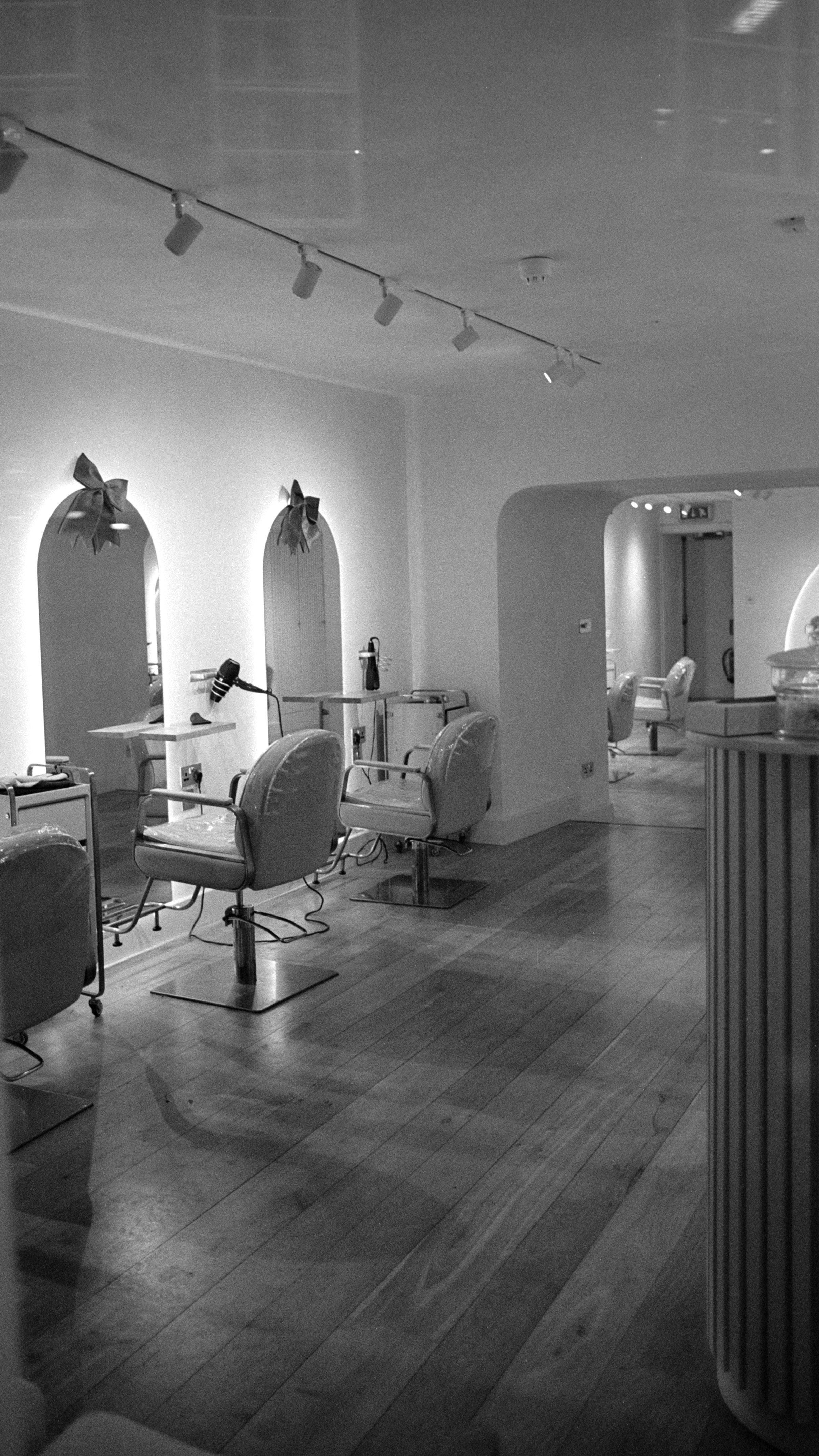 Salon 101 interior